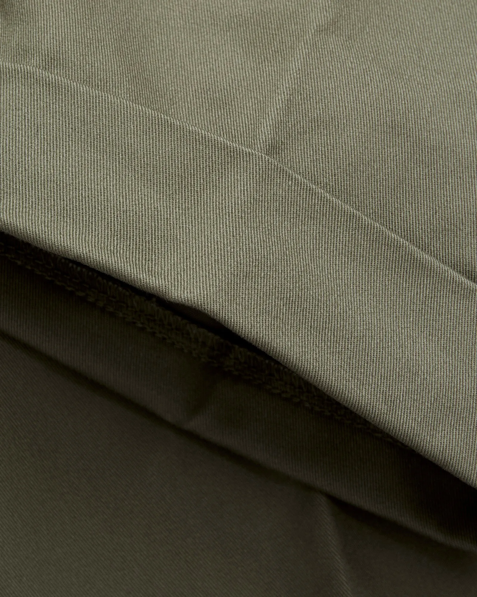 2-Pleat Twill Trousers in Olive