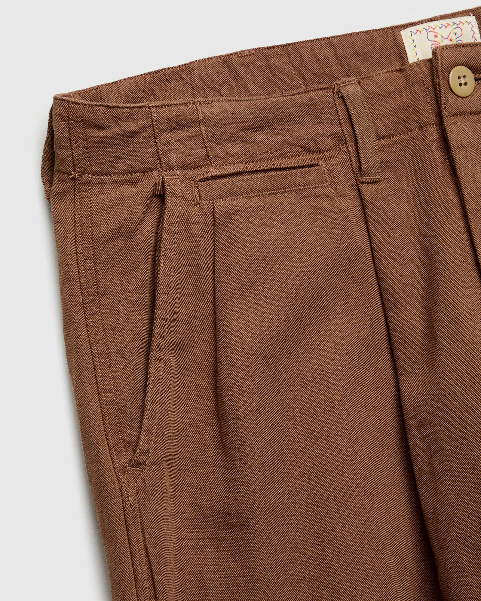 Linen Pleated Chino in Churro Brown