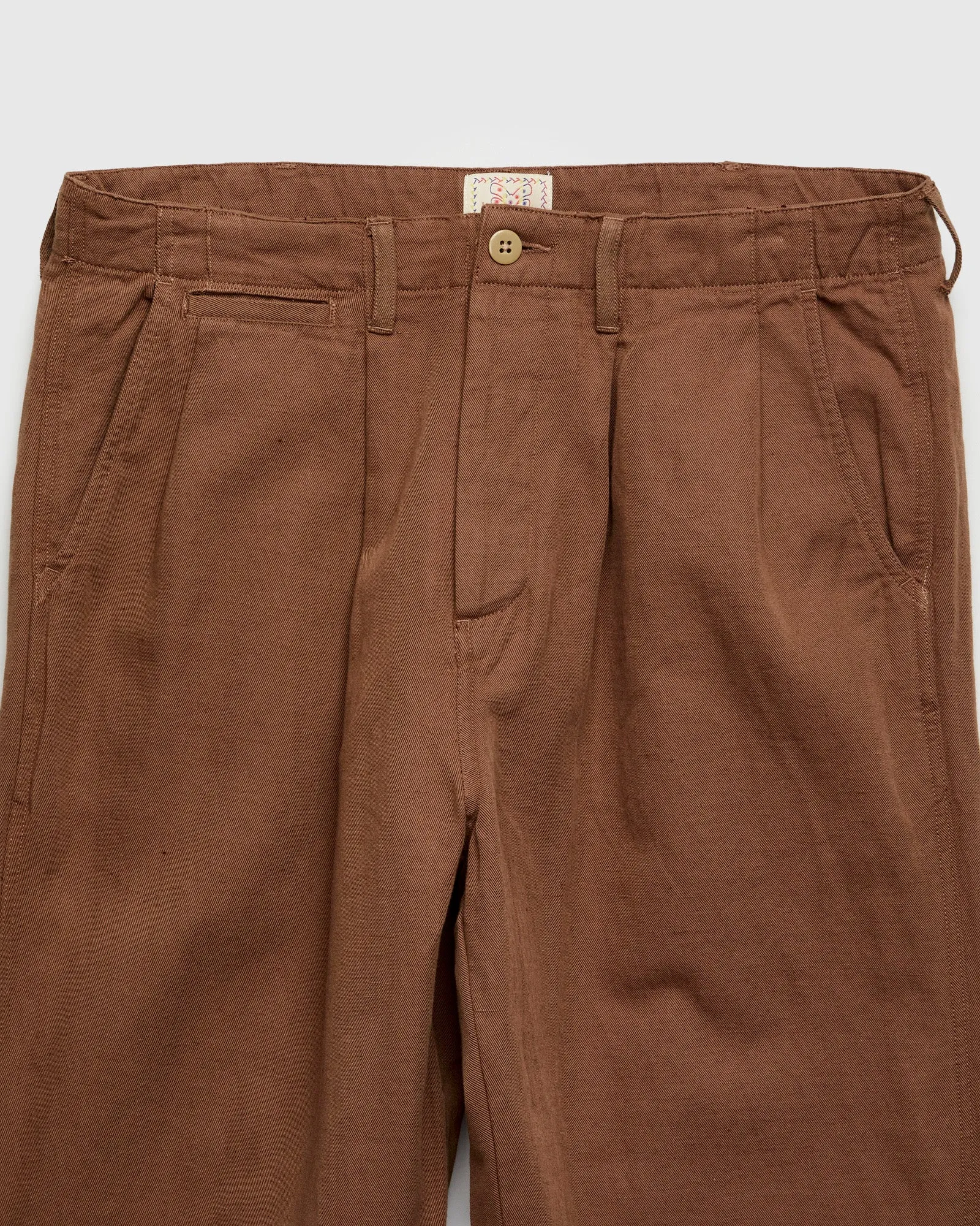 Linen Pleated Chino in Churro Brown
