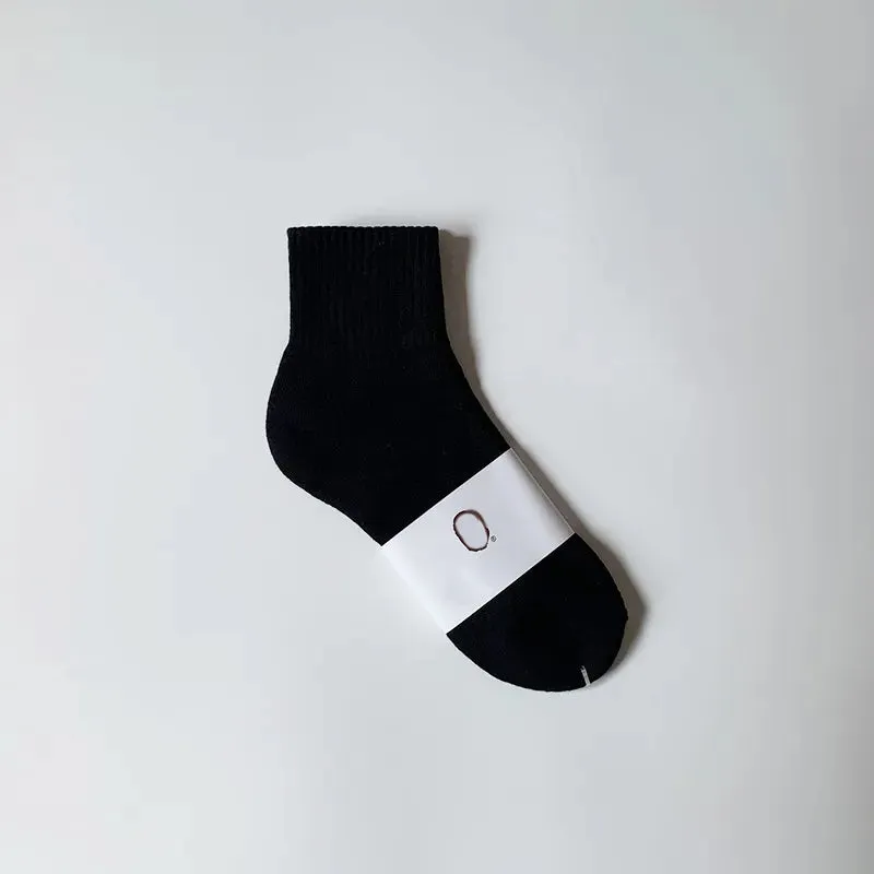 mens sock classic embroidered middle tube Japanese style cotton autumn and winter towel bottom women sports stockings