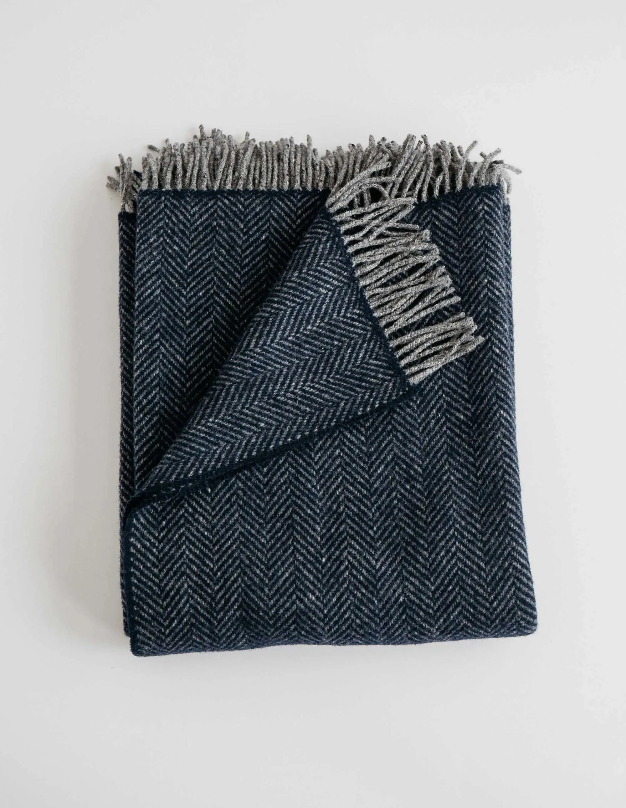 Merino Cashmere Herringbone Throw | Midnight Blue