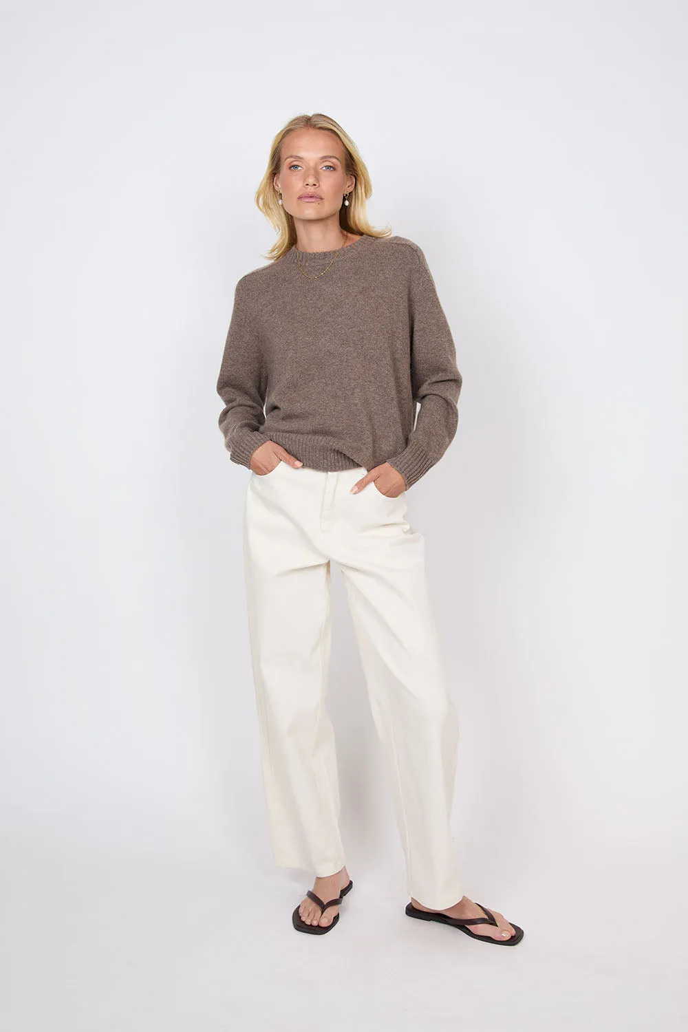Saddle Cashmere Crew - Hazelnut
