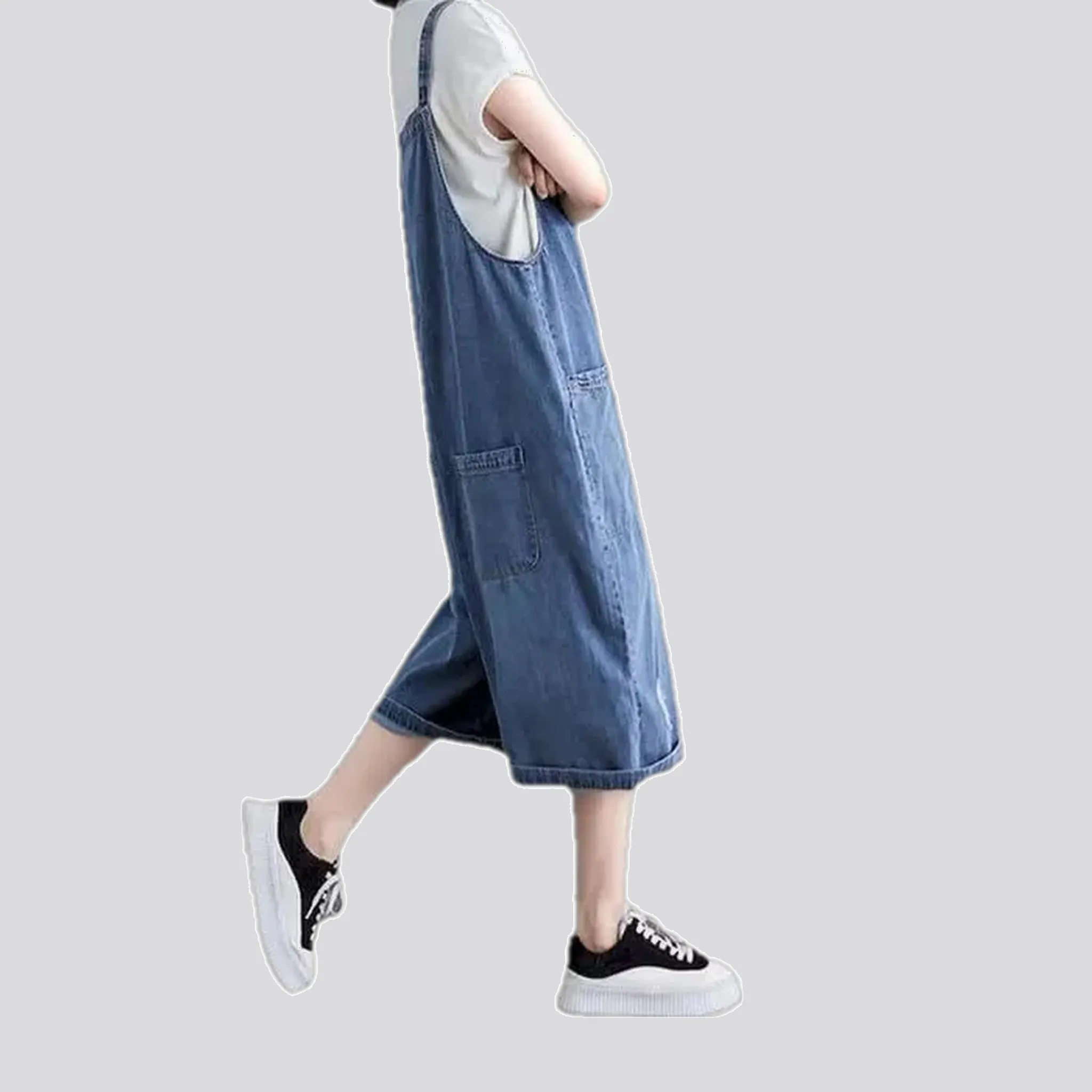 Vintage style denim bib for ladies
